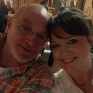 Meet your Posher, Deedee